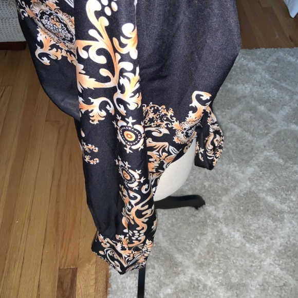 Baroque Design High Collar Top - Picture 6 of 6